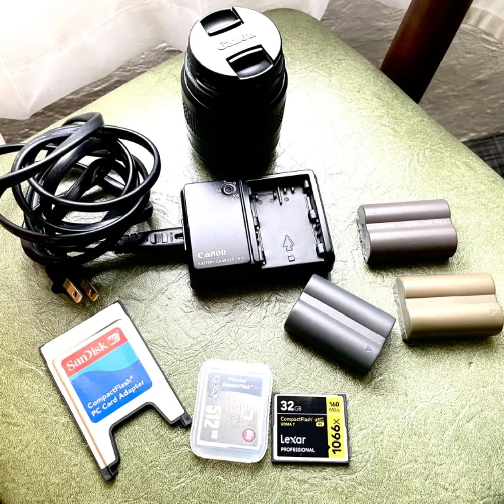 Canon EOS 300D Digital Rebel with Carry Case